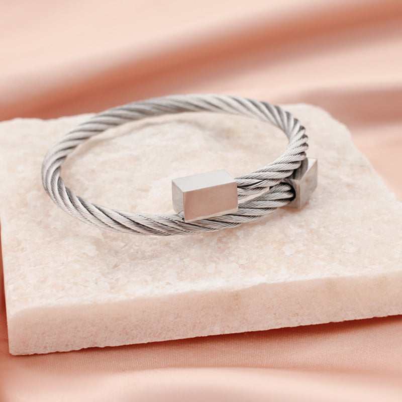 Wholesale hot twist wire rope bracelet bracelet stainless steel opening square head popular three color bracelet